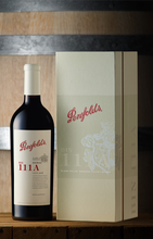 Load image into Gallery viewer, PENFOLDS 'Bin 111A' Clare Valley Barossa Valley Shiraz 2016  (750mL with gift box)